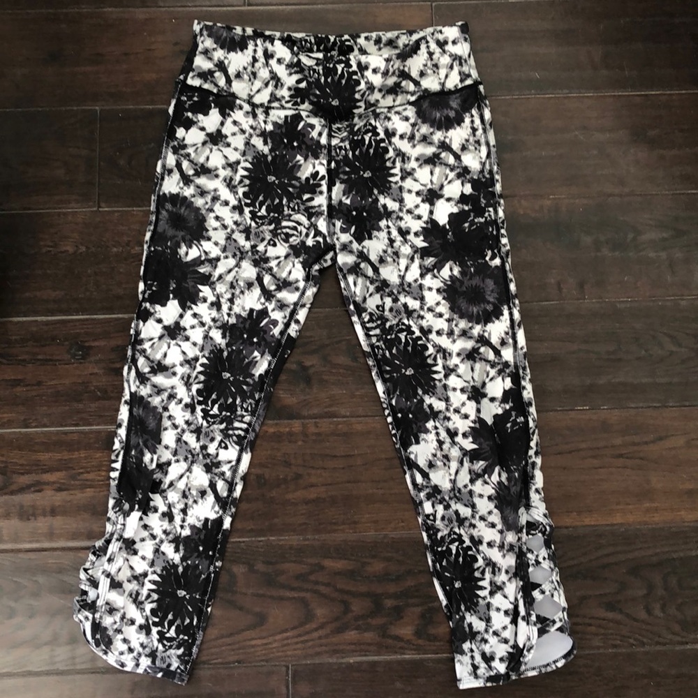 Colosseum cropped workout pants